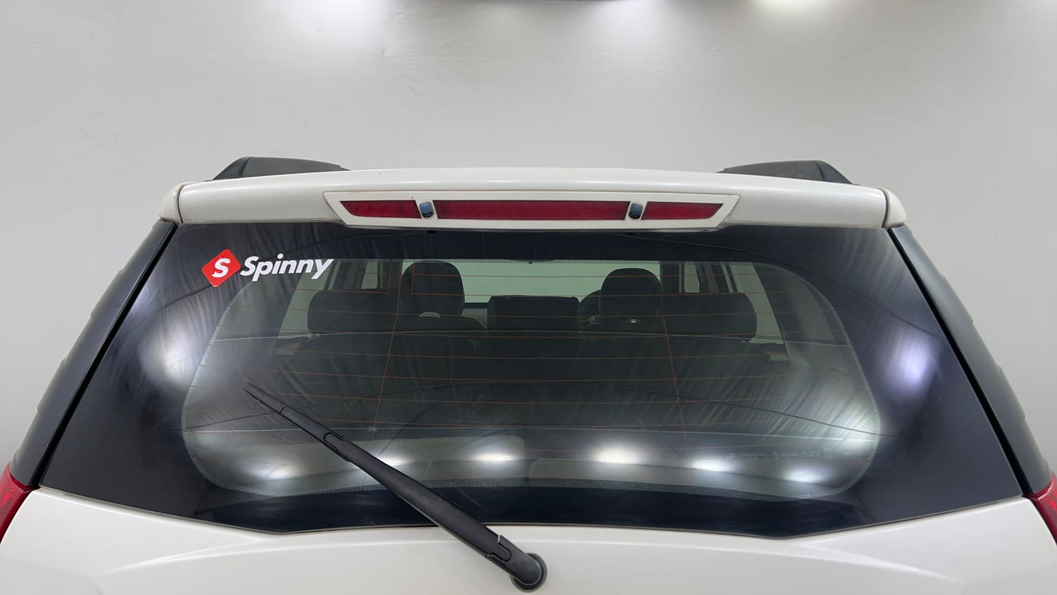 Used 2017 Mahindra XUV500 W10 Diesel Manual exterior BACK WINDSHIELD VIEW