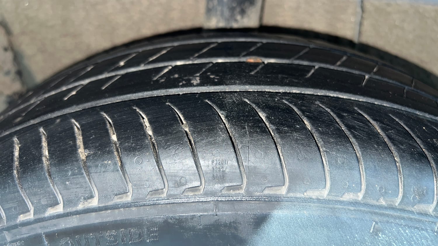 Used 2023 Hyundai Exter SX (O) Connect 1.2 AMT Petrol Automatic tyres RIGHT REAR TYRE TREAD VIEW