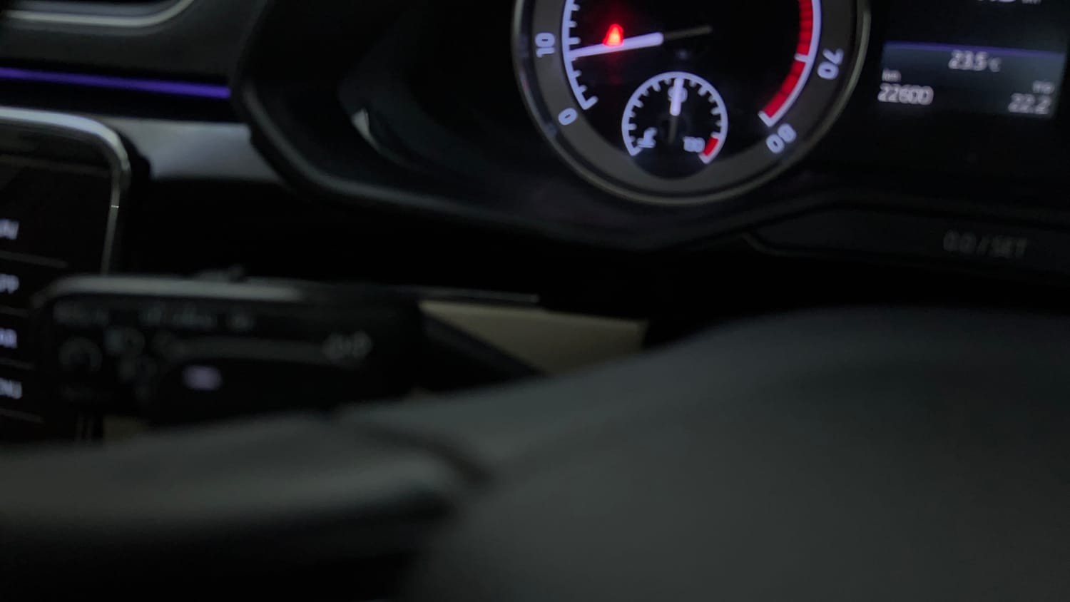 Used 2020 Skoda Superb L&K AT Petrol Automatic top_features Cruise control