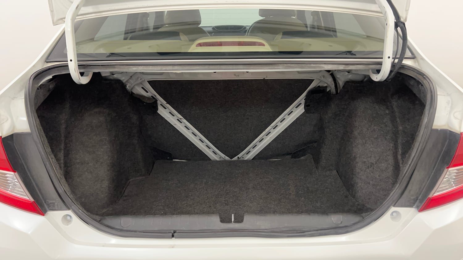 Used 2018 Honda Amaze 1.2 VX MT Petrol Petrol Manual interior DICKY INSIDE VIEW