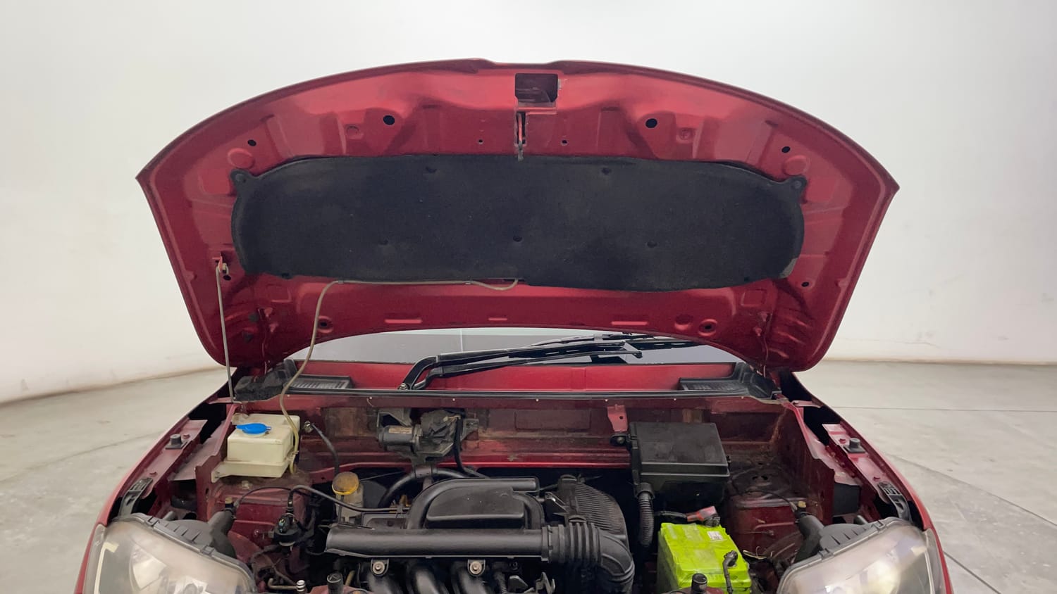 Used 2016 Renault Kwid RXT Petrol Manual engine ENGINE & BONNET OPEN FRONT VIEW