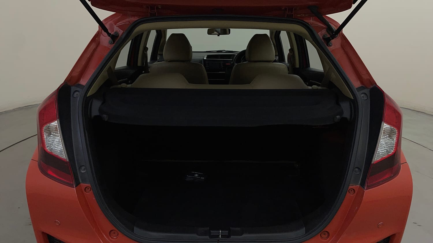 Used 2016 Honda Jazz V AT Petrol Petrol Automatic interior DICKY INSIDE VIEW