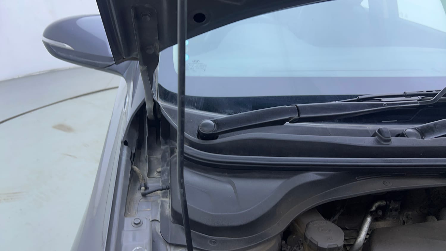 Used 2019 Hyundai Verna SX Plus 1.6 VTVT AT Petrol Automatic engine ENGINE RIGHT SIDE HINGE & APRON VIEW
