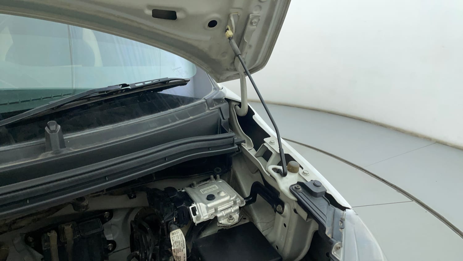 Used 2019 Maruti Suzuki Wagon R VXi 1.2 Petrol Manual engine ENGINE LEFT SIDE HINGE & APRON VIEW