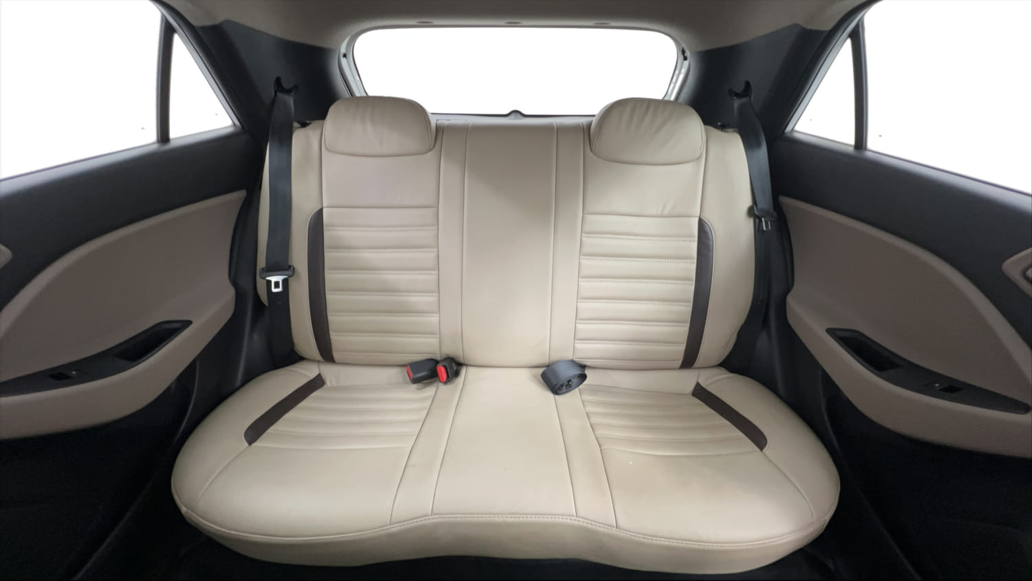 Used 2016 Hyundai Elite i20 Sportz 1.2 Petrol Manual interior REAR SEAT CONDITION VIEW