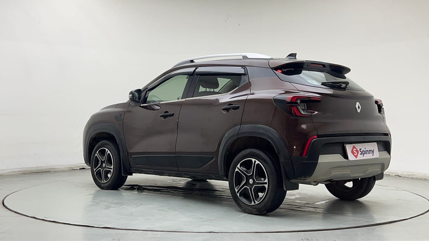Used 2023 Renault Kiger RXT MT Petrol Manual exterior LEFT REAR CORNER VIEW