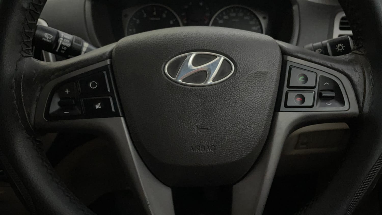 Used 2012 Hyundai i20 Sportz 1.2 Petrol Manual top_features Airbags