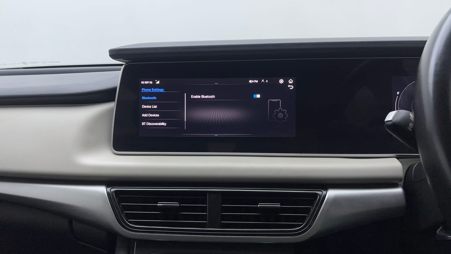 Used 2022 Mahindra XUV700 AX 3 Petrol AT 5 STR Petrol Automatic top_features Touch screen infotainment system