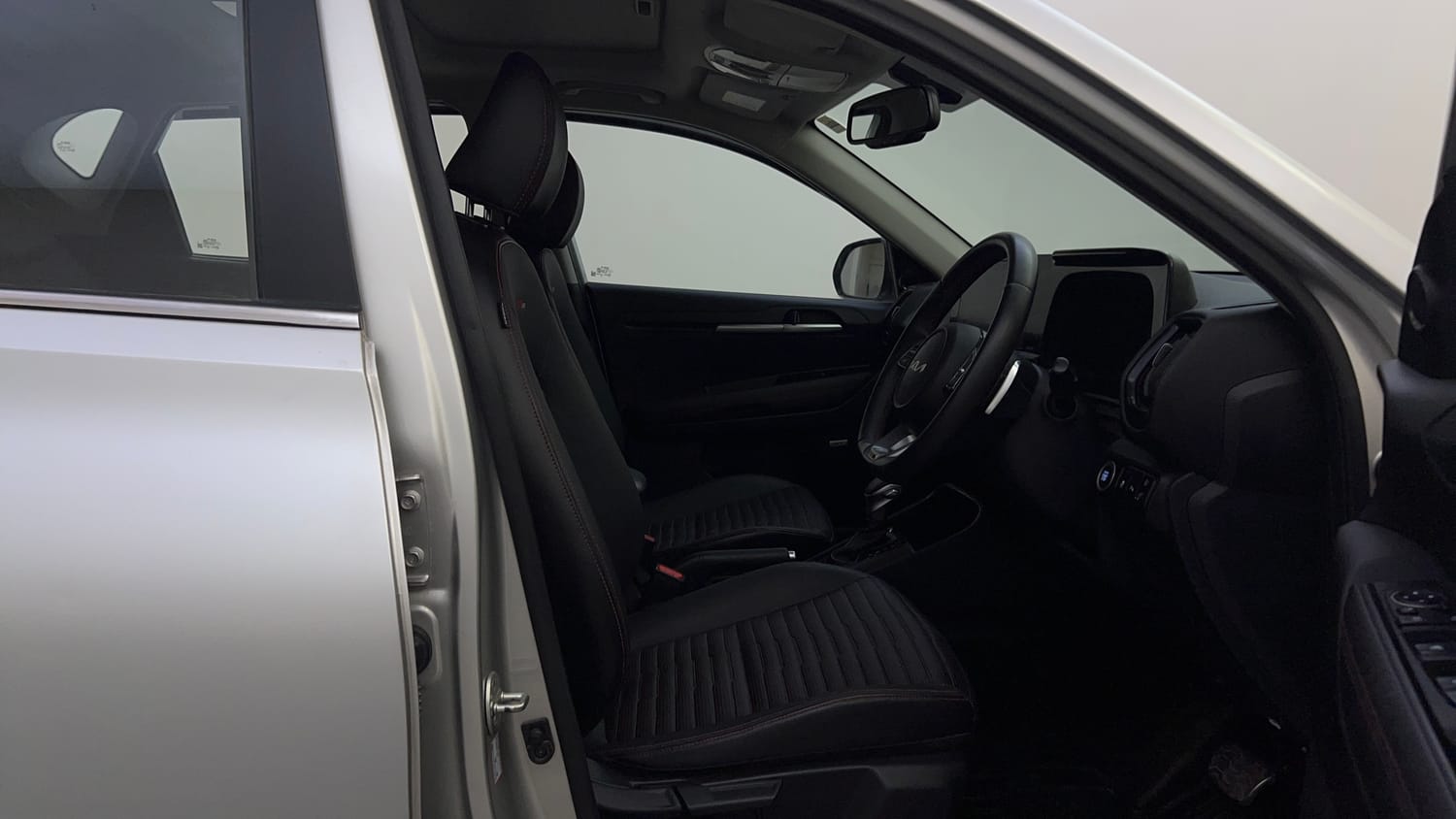 Used 2022 Kia Sonet GTX Plus 1.5 AT Diesel Automatic interior RIGHT SIDE FRONT DOOR CABIN VIEW