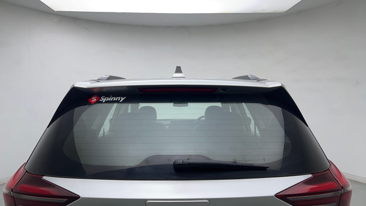 Used 2022 Mahindra XUV700 AX 3 Petrol AT 5 STR Petrol Automatic exterior BACK WINDSHIELD VIEW