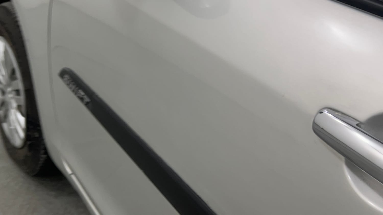 Used 2013 Maruti Suzuki Swift VXi Petrol Manual dents MINOR SCRATCH