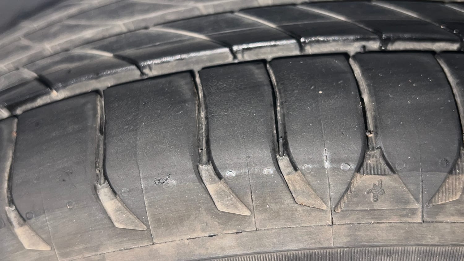 Used 2021 Ford EcoSport Titanium 1.5L Ti-VCT Petrol Manual tyres LEFT FRONT TYRE TREAD VIEW
