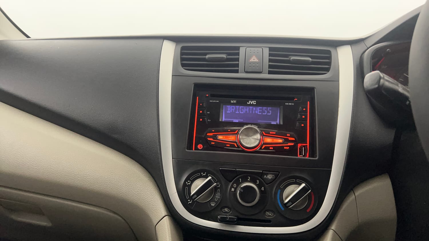 Used 2016 Maruti Suzuki Celerio VXi Petrol Manual interior MUSIC SYSTEM & AC CONTROL VIEW