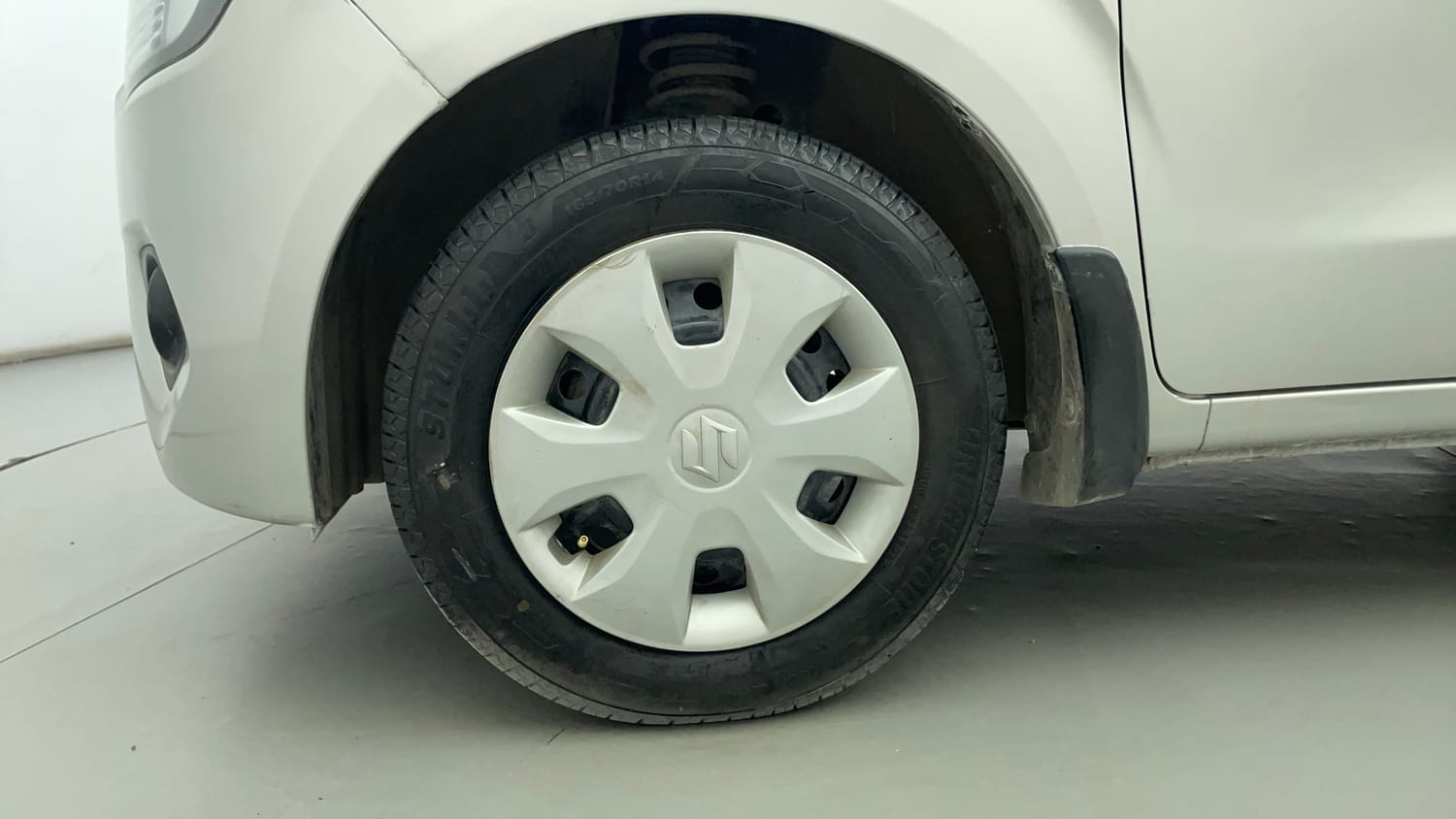 Used 2019 Maruti Suzuki Wagon R VXi 1.2 Petrol Manual tyres LEFT FRONT TYRE RIM VIEW