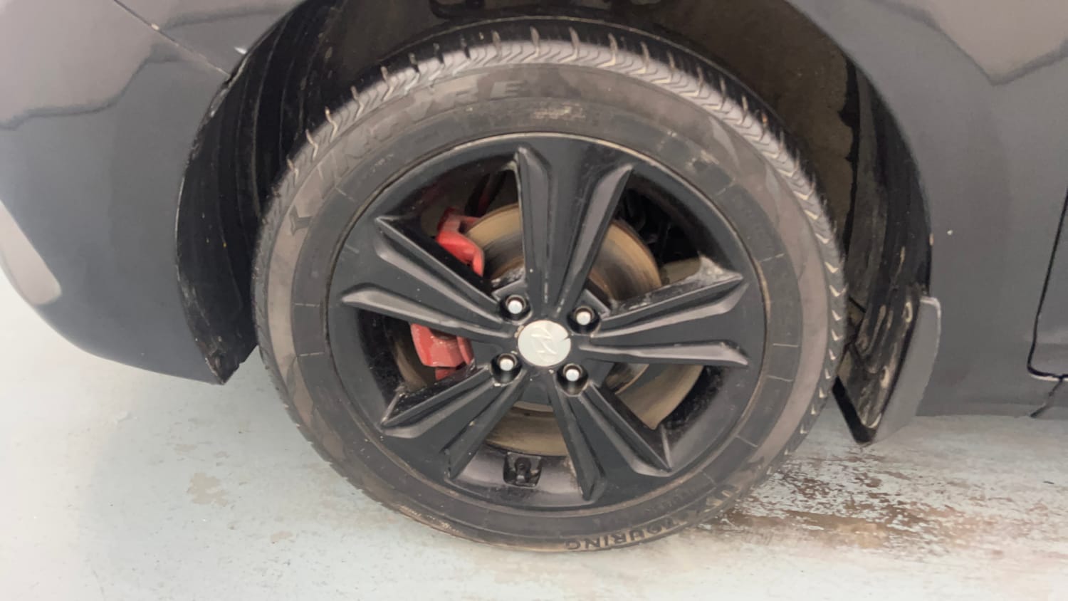 Used 2018 Hyundai Verna SX (O) 1.6 VTVT AT Petrol Automatic tyres LEFT FRONT TYRE RIM VIEW