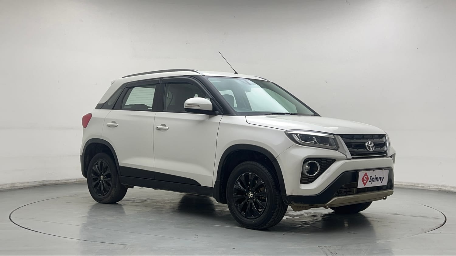 Used 2022 Toyota Urban Cruiser High Grade MT Petrol Manual exterior RIGHT FRONT CORNER VIEW