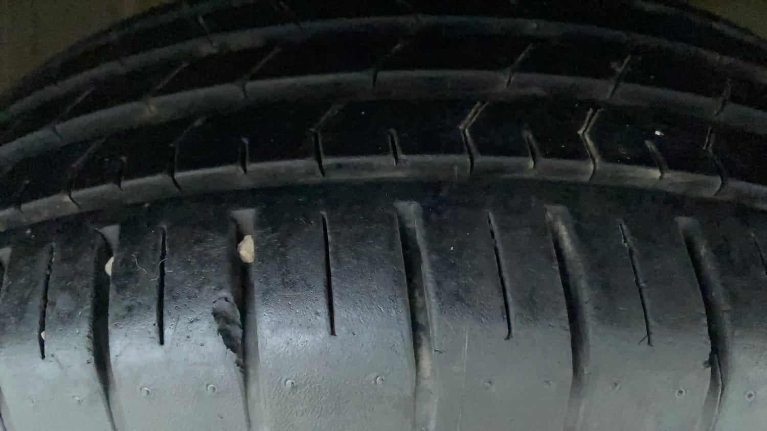 Used 2023 Toyota Glanza V AMT Petrol Automatic tyres RIGHT FRONT TYRE TREAD VIEW