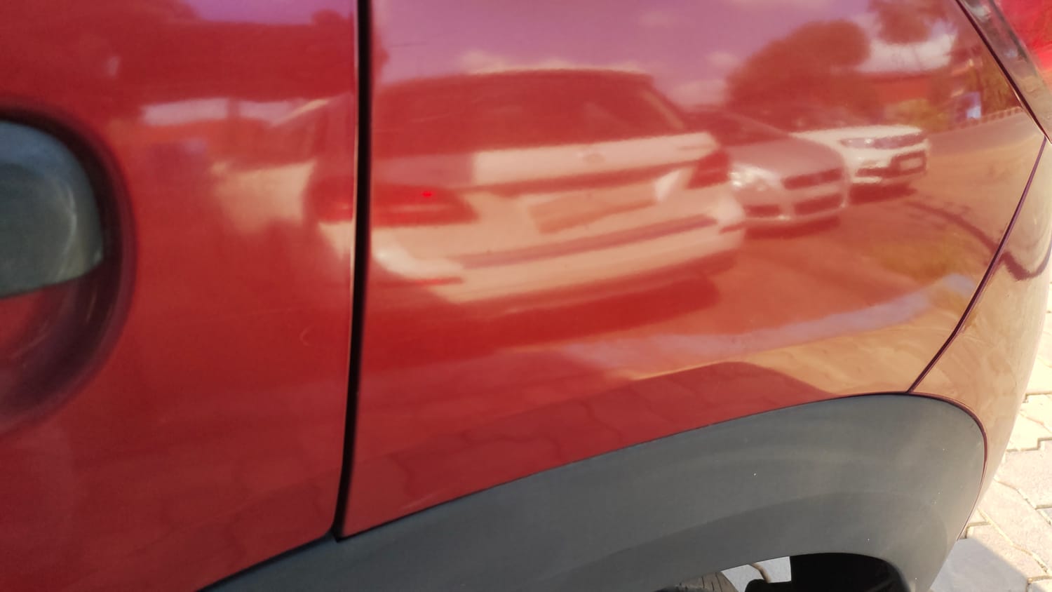 Used 2017 Renault Kwid 1.0 RXT AMT Opt Petrol Automatic dents MINOR SCRATCH