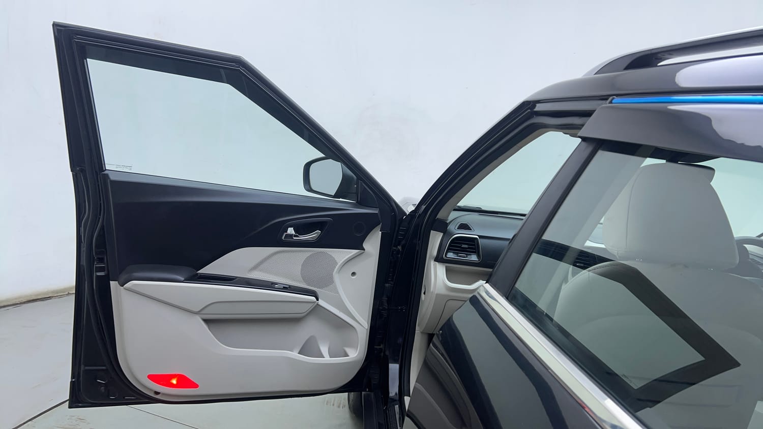 Used 2019 Mahindra XUV 300 1.2 W8 (O) Petrol Manual interior LEFT FRONT DOOR OPEN VIEW