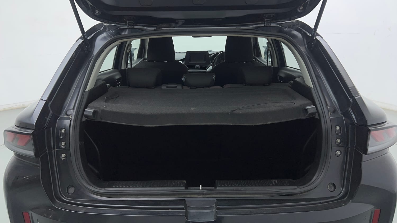Used 2025 Maruti Suzuki Fronx Delta 1.2L MT Petrol Manual interior DICKY INSIDE VIEW