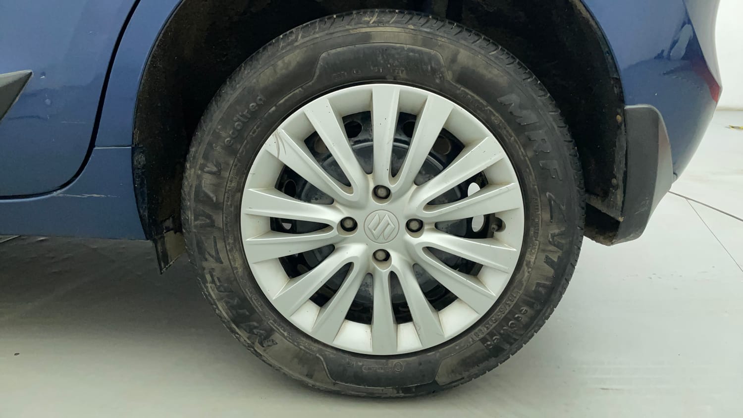 Used 2022 Maruti Suzuki Baleno Delta Petrol Manual tyres LEFT REAR TYRE RIM VIEW