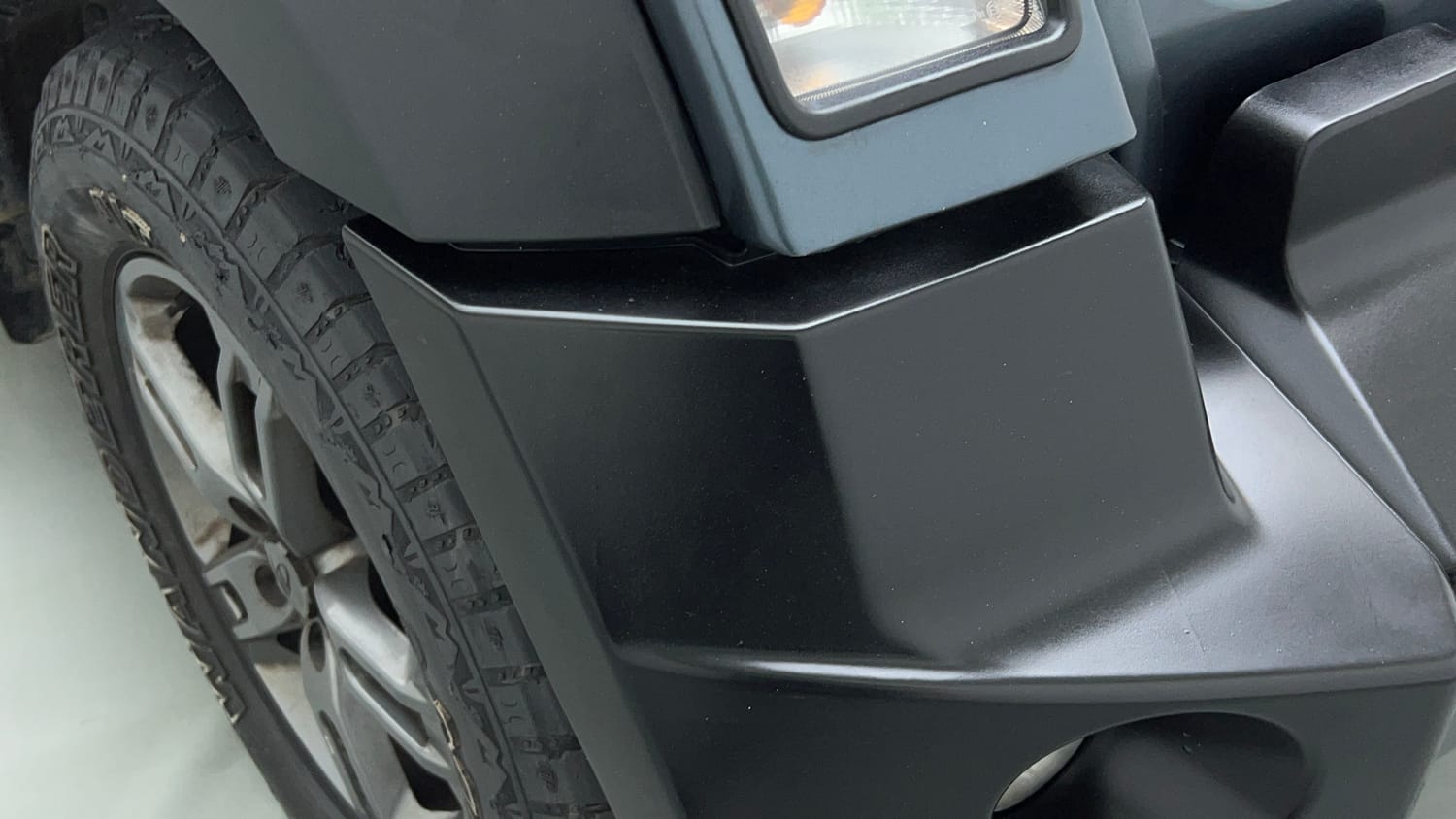 Used 2022 mahindra Thar LX Hard Top Petrol AT 4WD Petrol Automatic dents MINOR SCRATCH