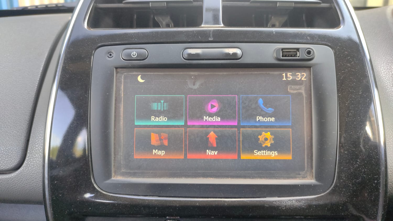 Used 2017 Renault Kwid 1.0 RXT AMT Opt Petrol Automatic top_features Touch screen infotainment system