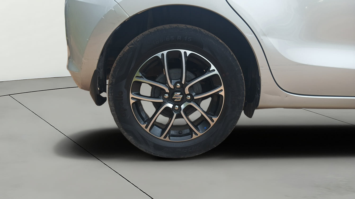 Used 2021 Maruti Suzuki Swift ZXi Plus Petrol Manual tyres RIGHT REAR TYRE RIM VIEW