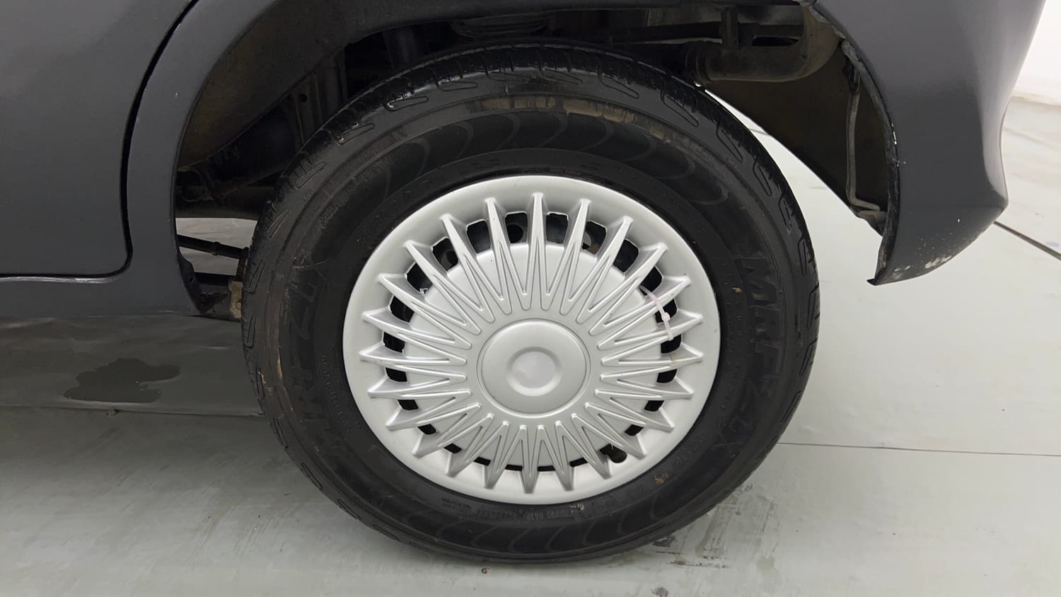 Used 2016 Maruti Suzuki Alto 800 VXi Petrol Manual tyres LEFT REAR TYRE RIM VIEW