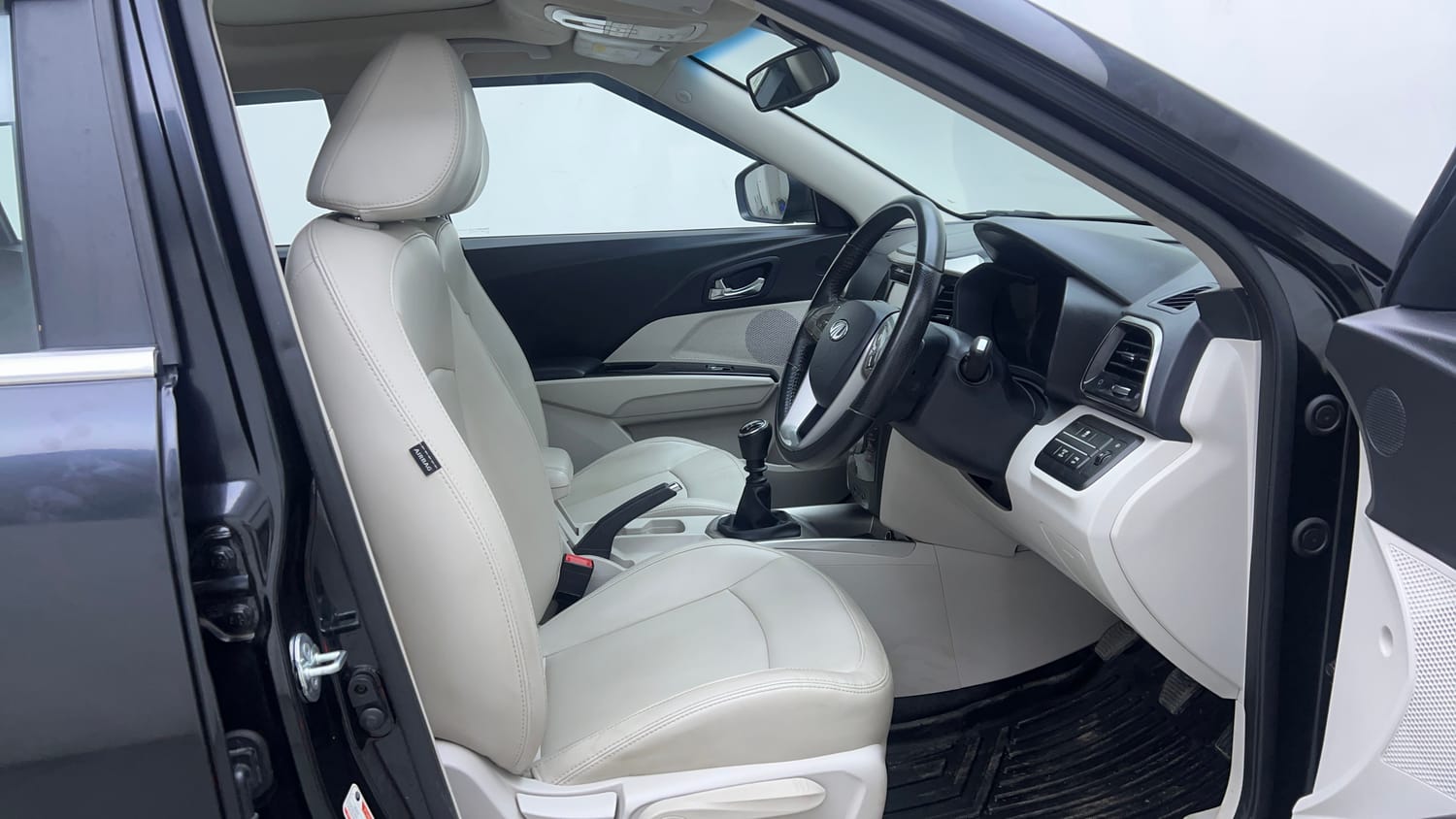 Used 2019 Mahindra XUV 300 1.2 W8 (O) Petrol Manual interior RIGHT SIDE FRONT DOOR CABIN VIEW