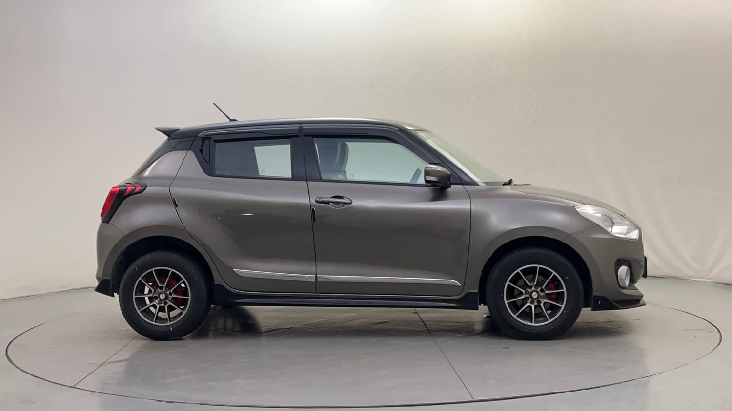 Used 2022 Maruti Suzuki Swift VXi AMT Petrol Automatic exterior RIGHT SIDE VIEW