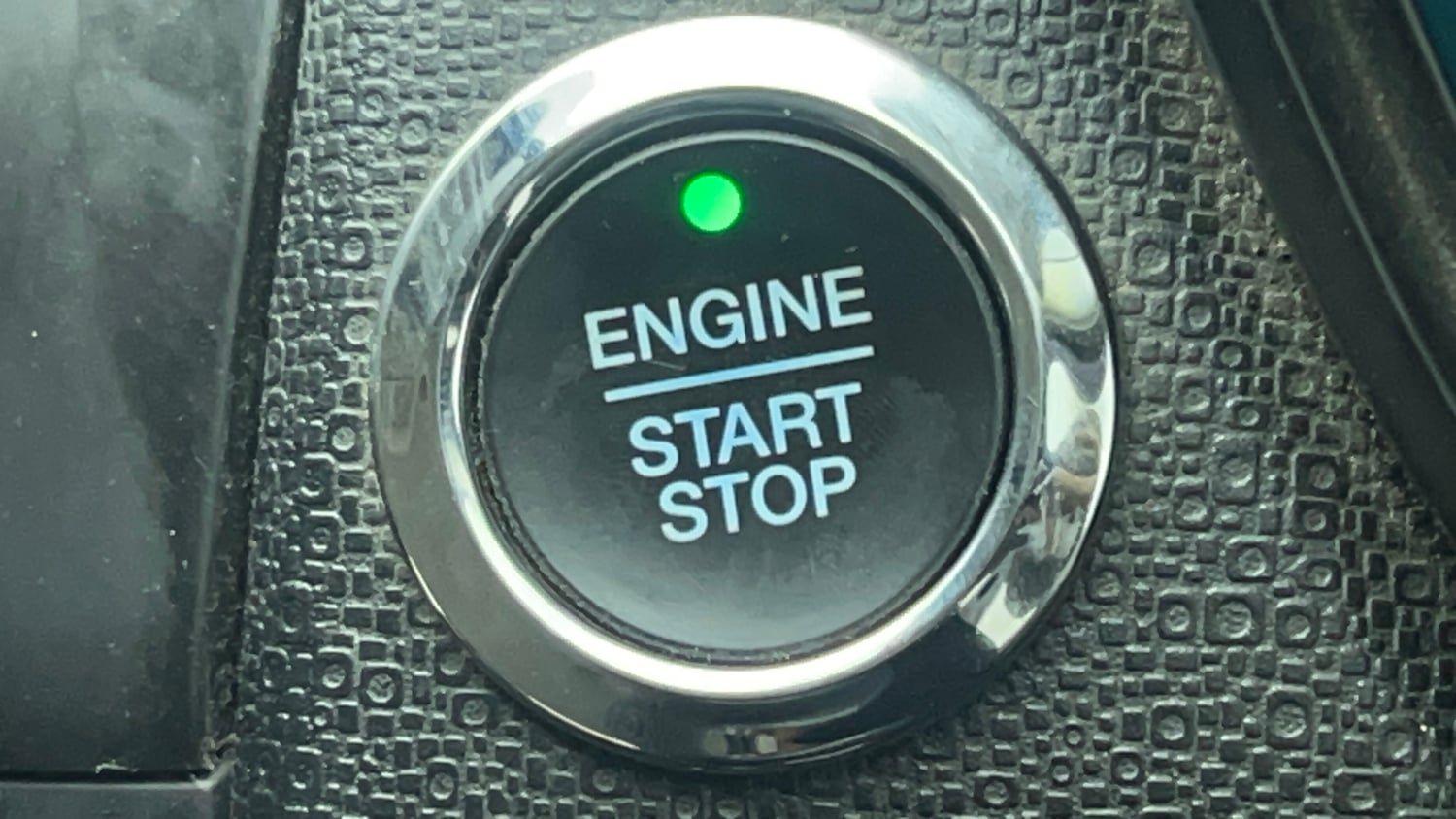 Used 2018 Ford EcoSport Titanium 1.5L TDCi Diesel Manual top_features Keyless start