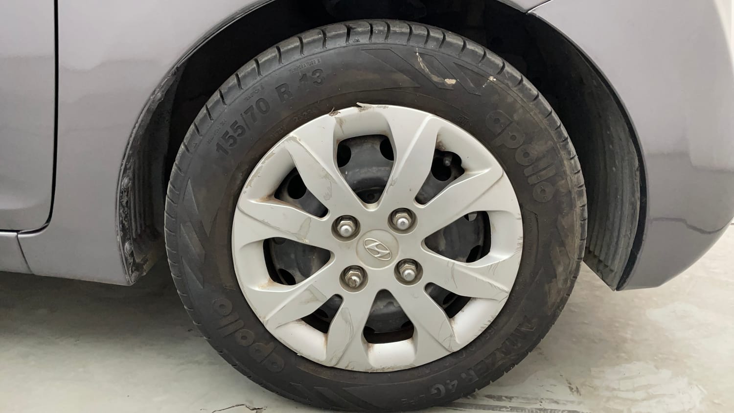 Used 2016 Hyundai Eon Magna + Petrol Manual tyres RIGHT FRONT TYRE RIM VIEW