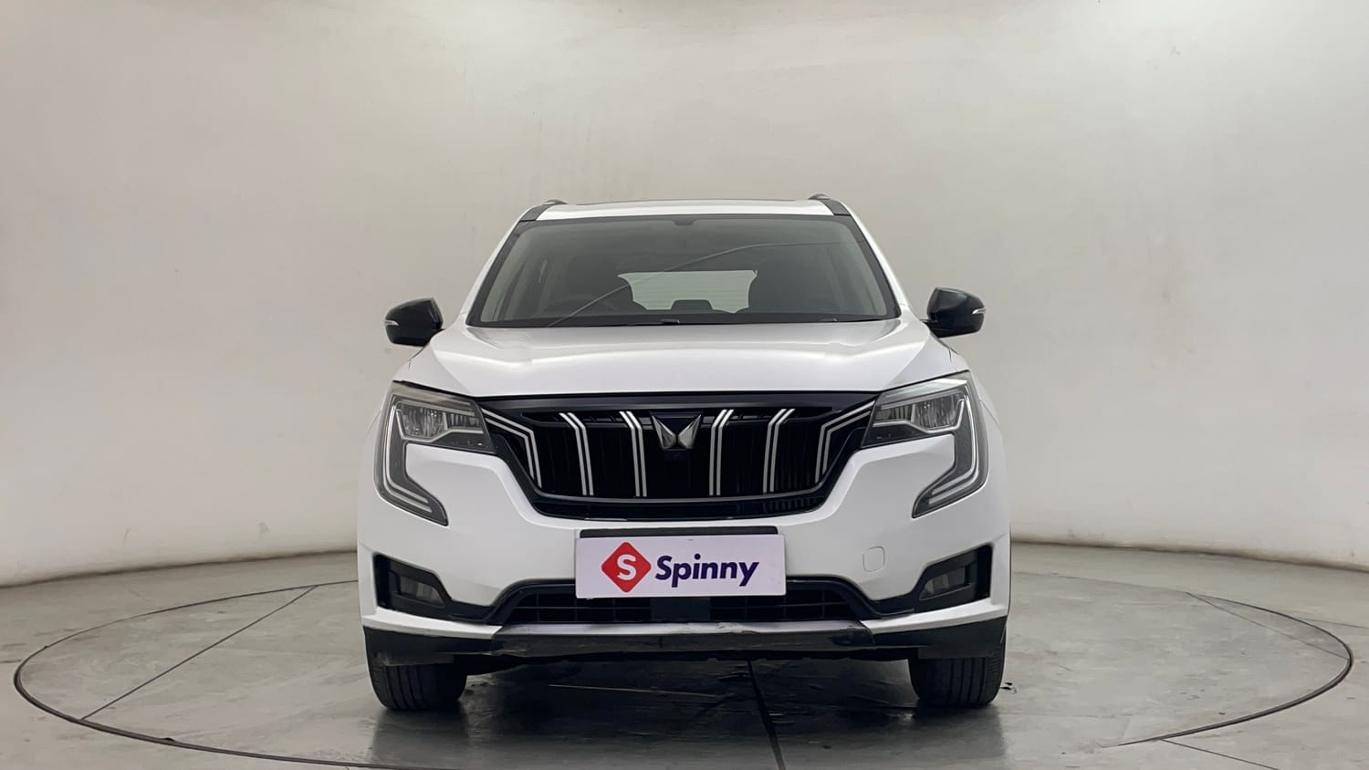 Used 2023 Mahindra XUV700 AX 5 Petrol AT 5 STR Petrol Automatic exterior FRONT VIEW