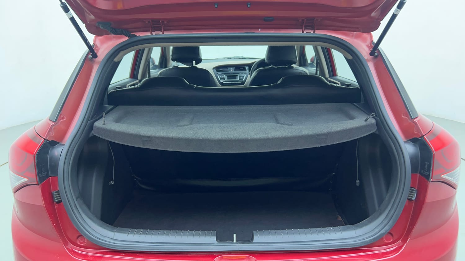 Used 2016 Hyundai Elite i20 Sportz 1.2 Petrol Manual interior DICKY INSIDE VIEW