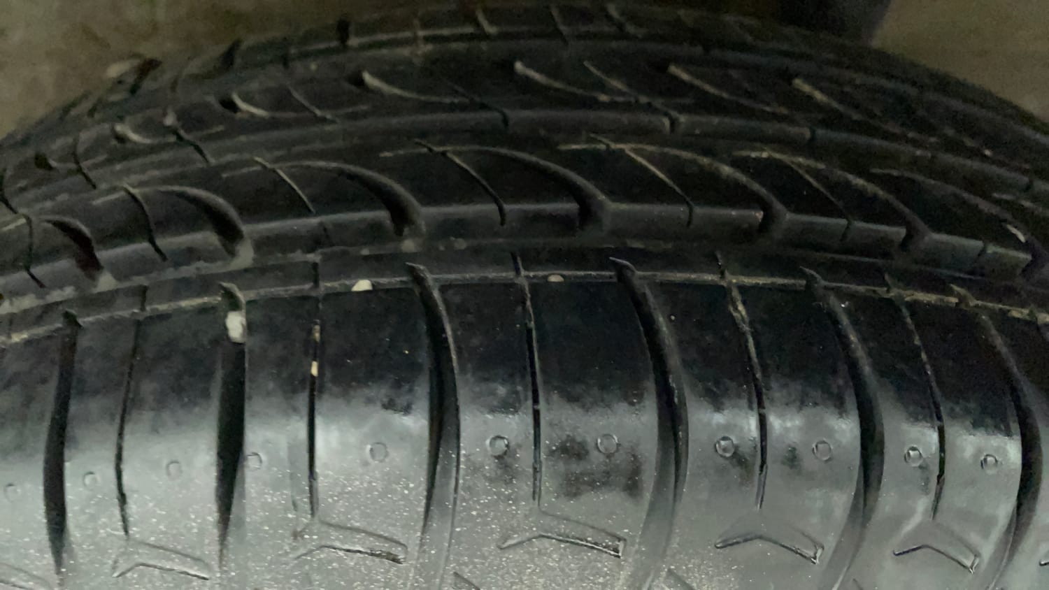 Used 2019 Maruti Suzuki Wagon R VXi 1.2 Petrol Manual tyres LEFT REAR TYRE TREAD VIEW