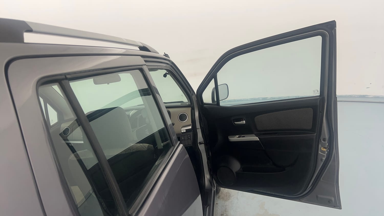 Used 2015 Maruti Suzuki Wagon R LXI Petrol Manual interior RIGHT FRONT DOOR OPEN VIEW