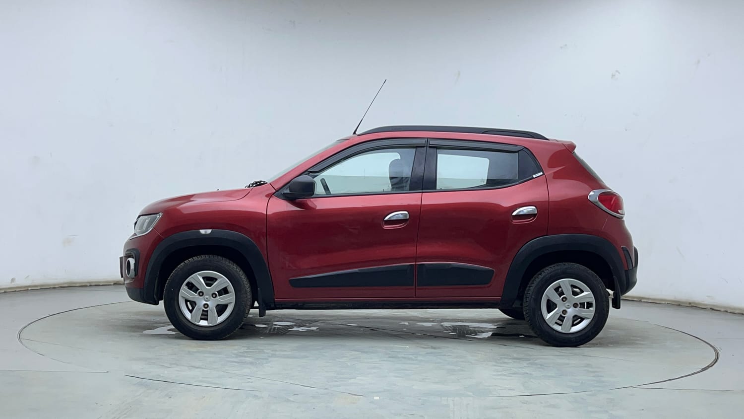 Used 2018 Renault Kwid RXT Petrol Manual exterior LEFT SIDE VIEW