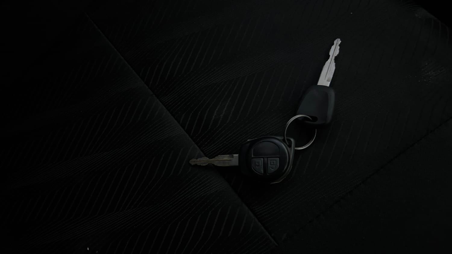Used 2012 Maruti Suzuki Swift VXi Petrol Manual extra CAR KEY VIEW
