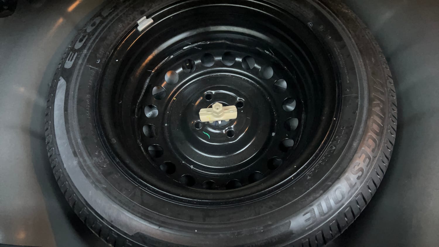 Used 2025 Hyundai New i20 Asta (O) 1.2 IVT Petrol Automatic tyres SPARE TYRE VIEW