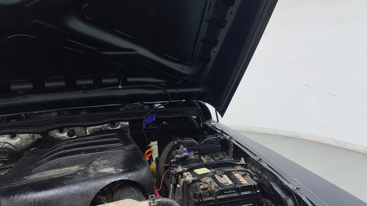 Used 2022 mahindra Thar LX Hard Top Petrol AT 4WD Petrol Automatic engine ENGINE LEFT SIDE HINGE & APRON VIEW
