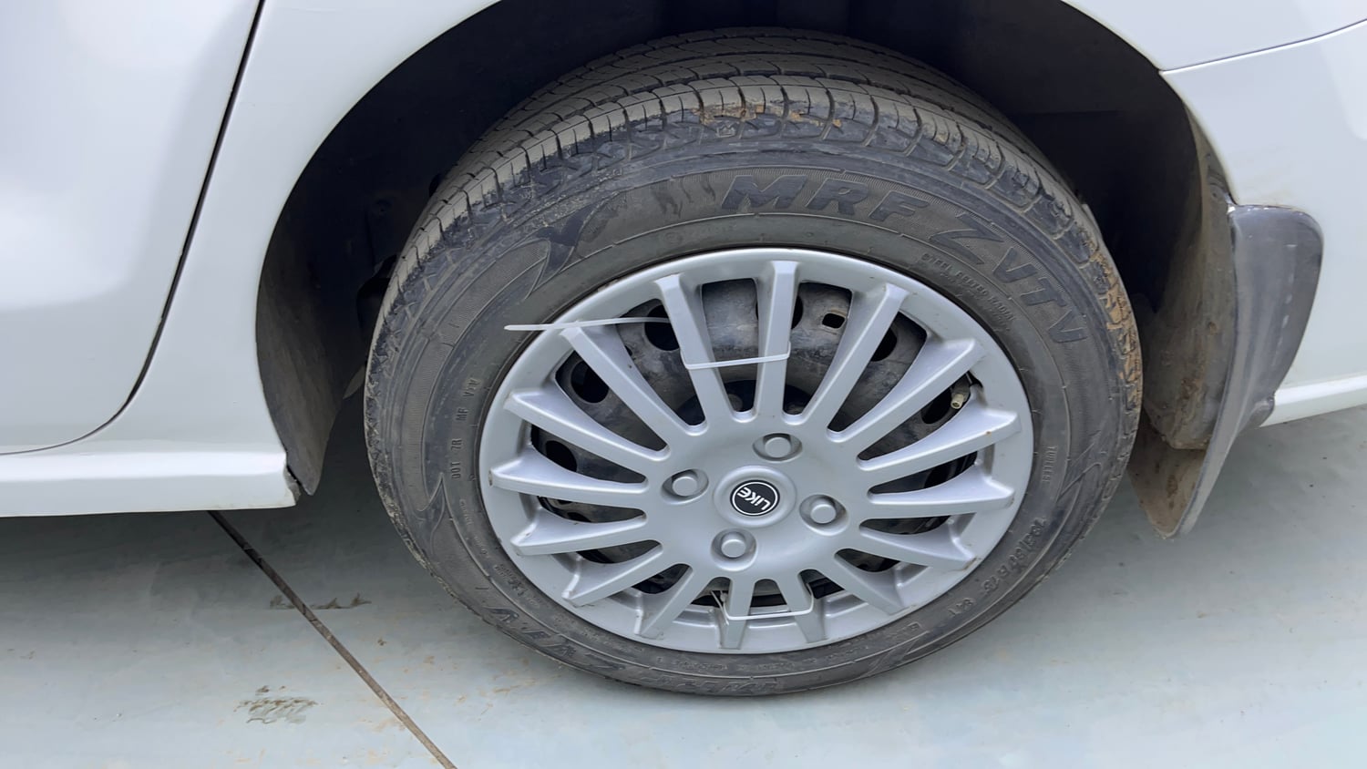 Used 2016 Volkswagen Vento Comfortline Diesel Diesel Manual tyres LEFT REAR TYRE RIM VIEW