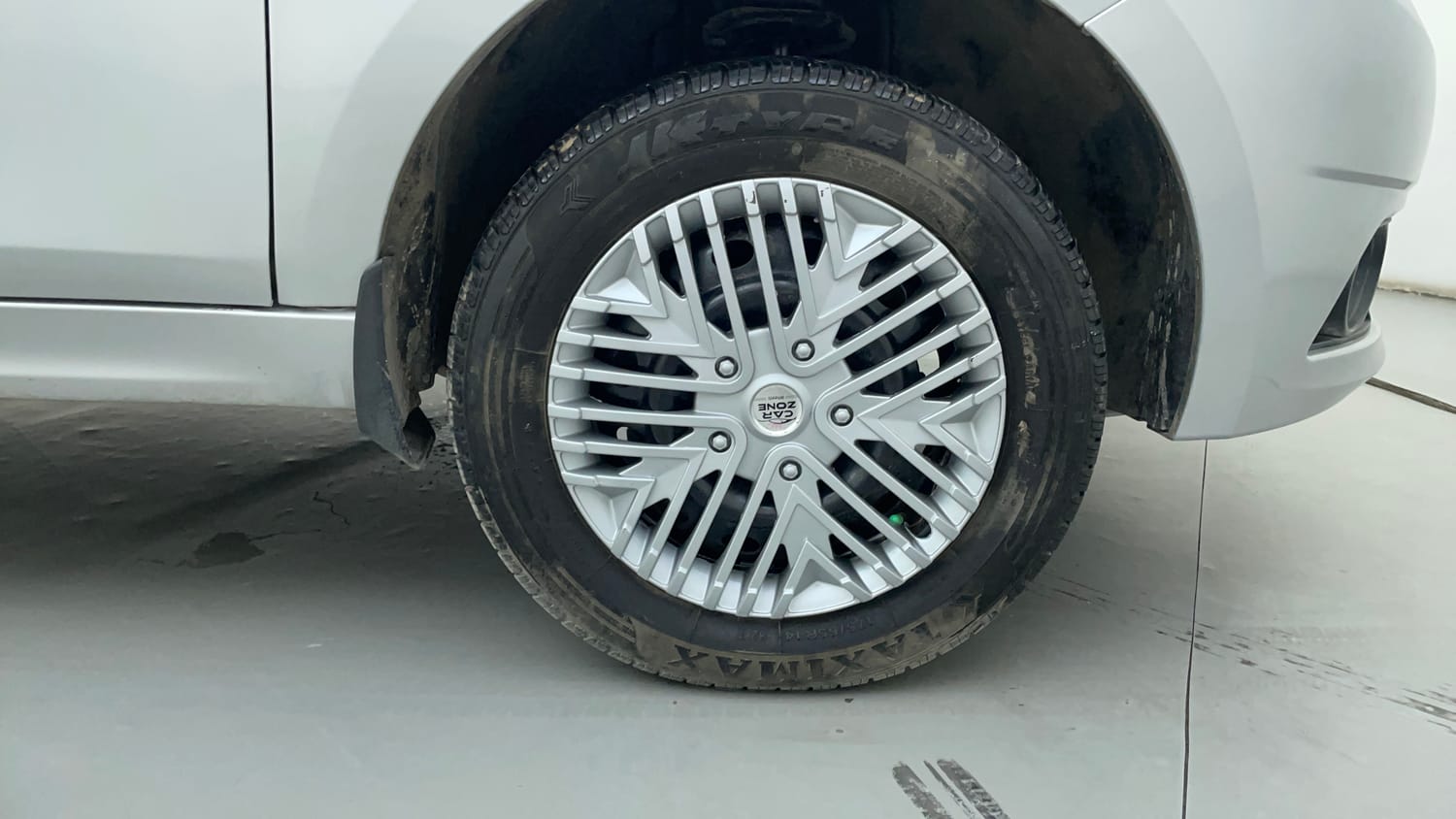 Used 2016 Tata Tiago Revotron XT Petrol Manual tyres RIGHT FRONT TYRE RIM VIEW