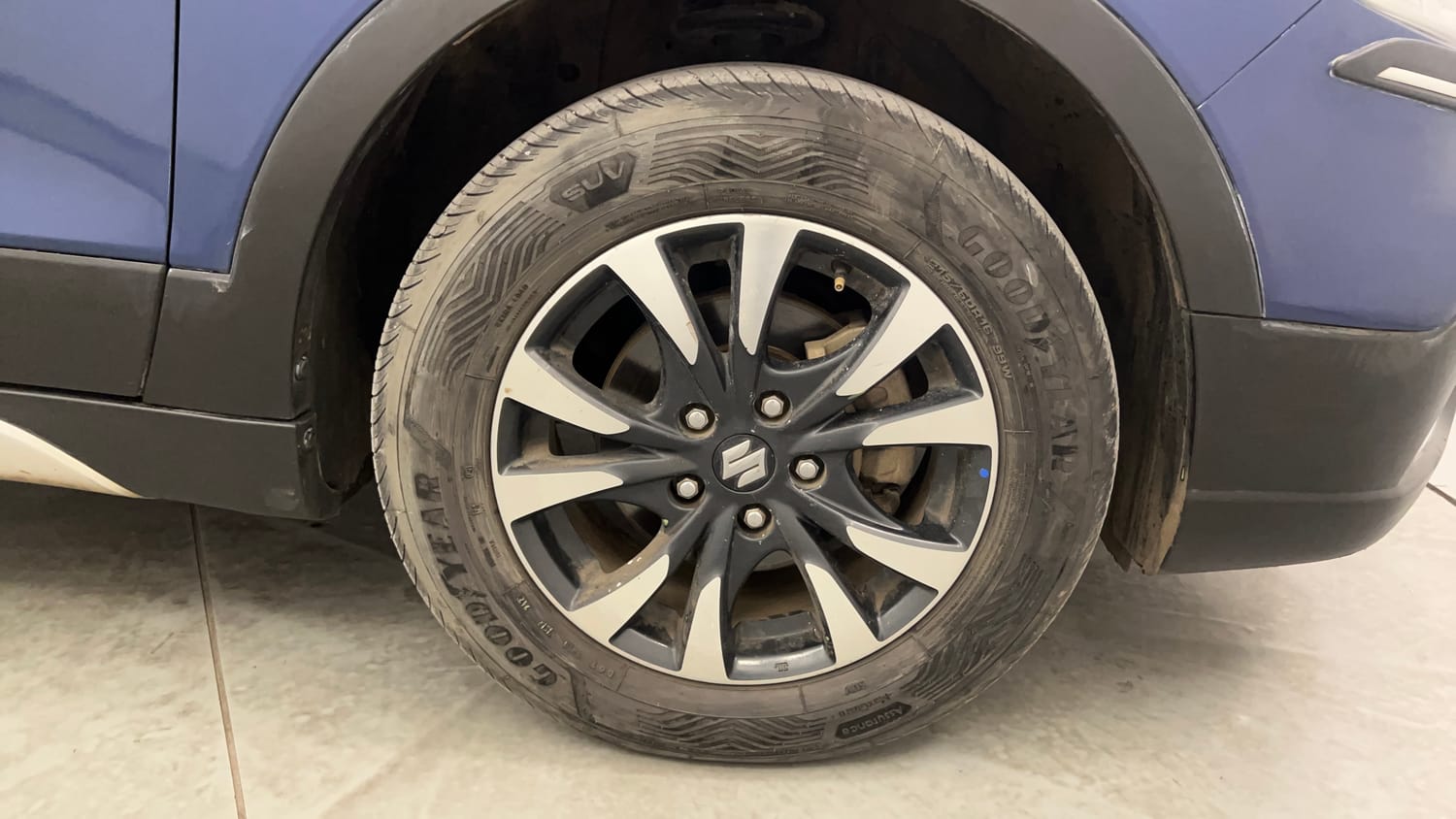 Used 2021 Maruti Suzuki S-Cross Zeta Petrol Manual tyres RIGHT FRONT TYRE RIM VIEW