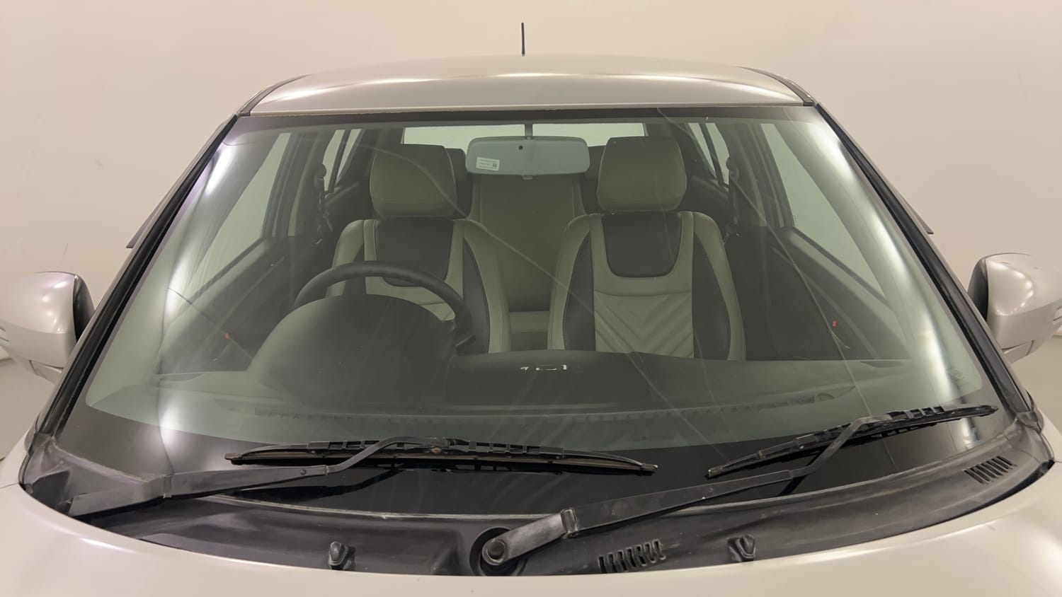 Used 2013 Maruti Suzuki Swift VXi Petrol Manual exterior FRONT WINDSHIELD VIEW