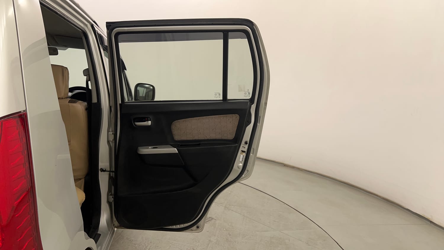 Used 2015 Maruti Suzuki Wagon R VXI Petrol Manual interior RIGHT REAR DOOR OPEN VIEW