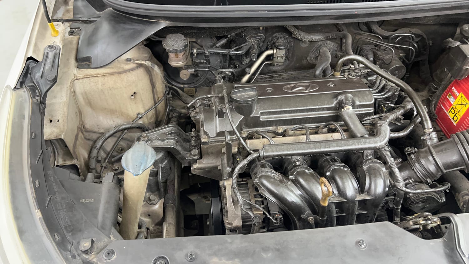 Used 2016 Hyundai Elite i20 Sportz 1.2 Petrol Manual engine ENGINE RIGHT SIDE VIEW