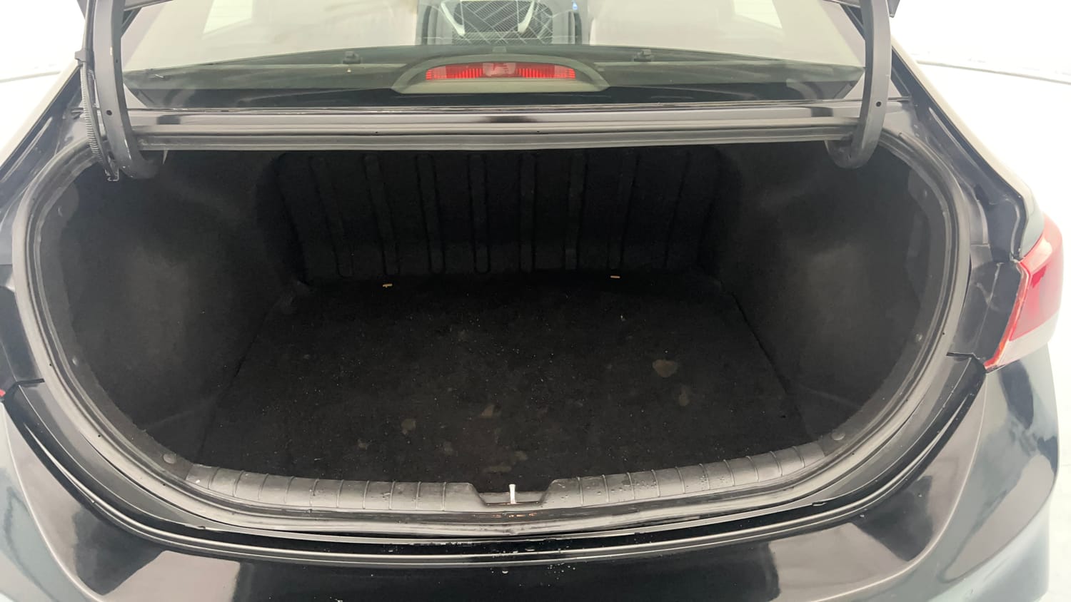 Used 2018 Hyundai Verna SX (O) 1.6 VTVT AT Petrol Automatic interior DICKY INSIDE VIEW