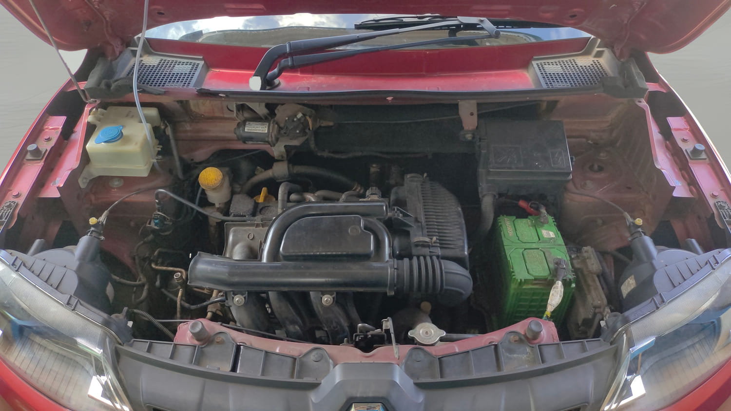 Used 2017 Renault Kwid 1.0 RXT AMT Opt Petrol Automatic engine ENGINE & BONNET OPEN FRONT VIEW