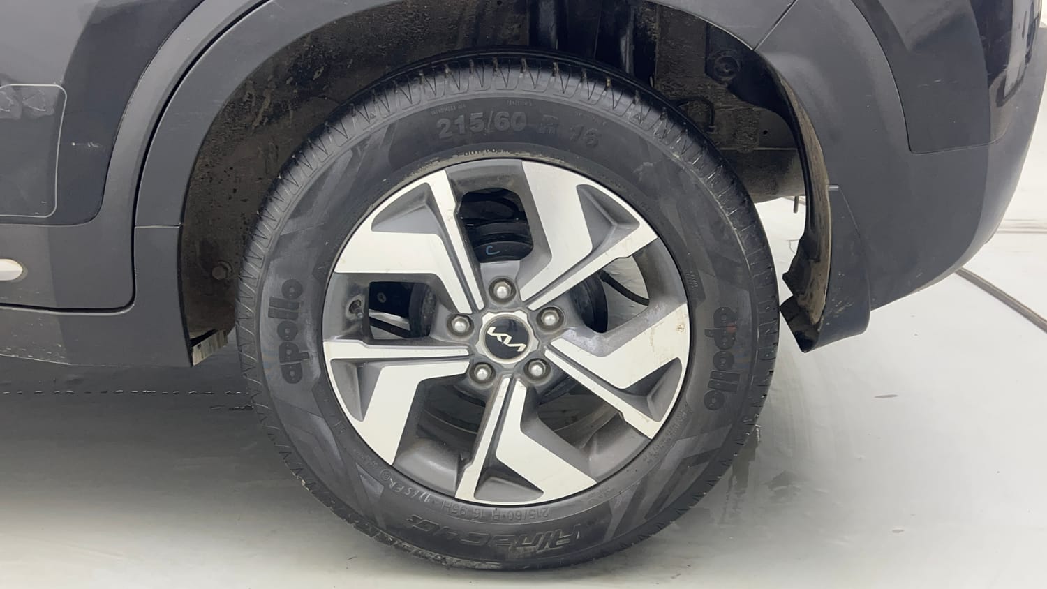 Used 2023 Kia Sonet HTX 1.0 DCT Petrol Automatic tyres LEFT REAR TYRE RIM VIEW